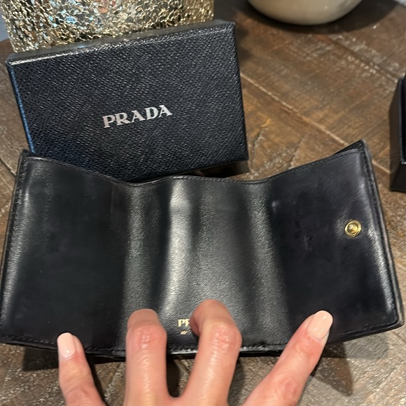 Prada trifold wallet. RARE. In excellent condition. Metallic silver and gold blk - Picture 7 of 11